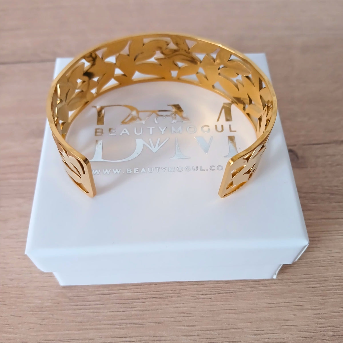 Glamorous Gold-Plated Rhinestone Leaf Cuff Bracelet