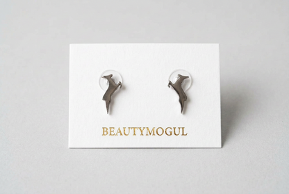 Beautymogul-earring-card-display beautymogul-silver-tone-buck-stud-earrings-flat-lay