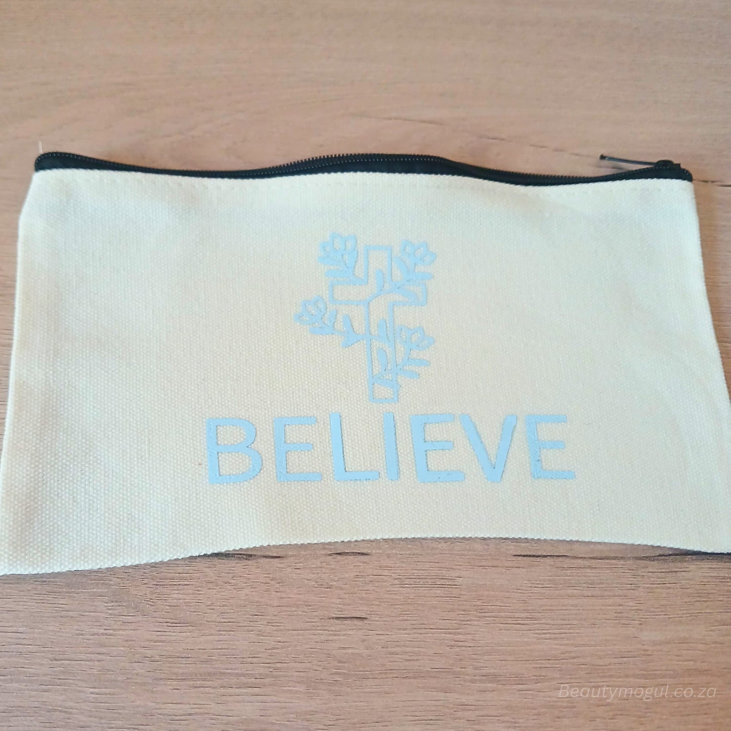 beautymogul-blue-serenity-believe-tech-pouch