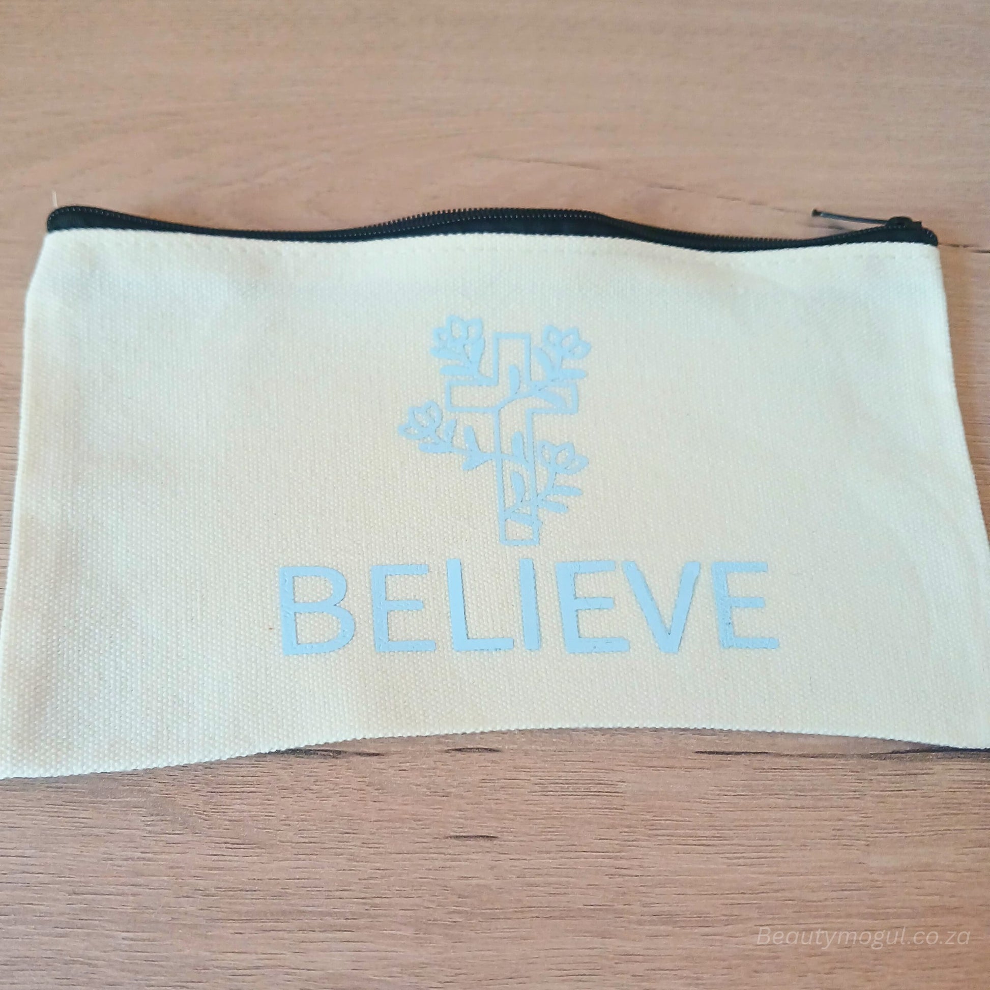 beautymogul-blue-serenity-believe-tech-pouch