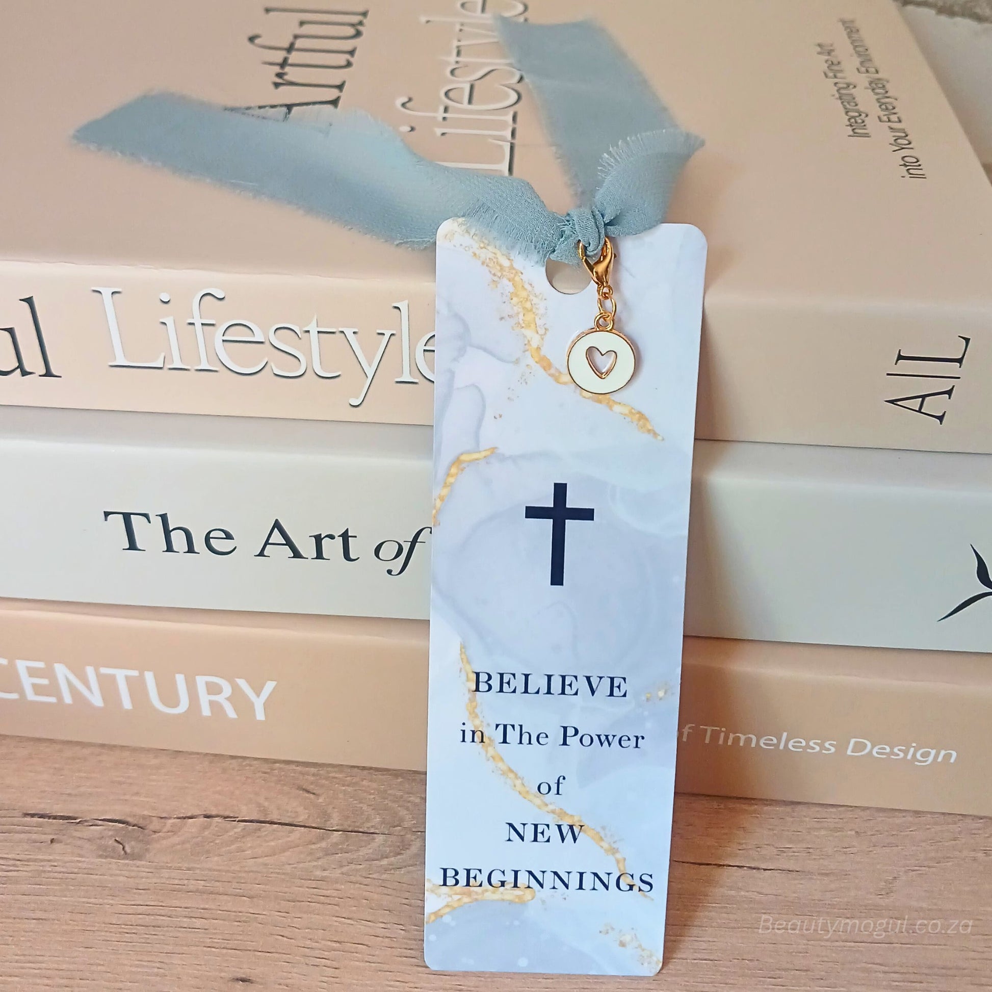 beautymogul-blue-serenity-bookmark