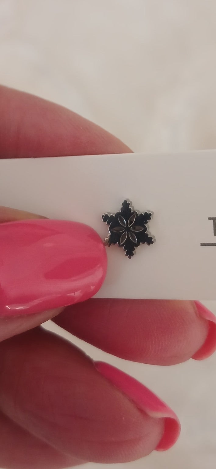 Snowflake earring actual size